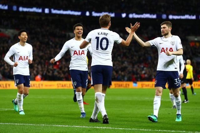 为国足助威！赵继伟现场观看国足vs泰国比赛