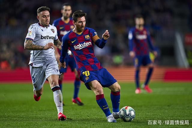 马菲奥向镜头做5比2手势 嘲讽皇马5比2不敌巴萨